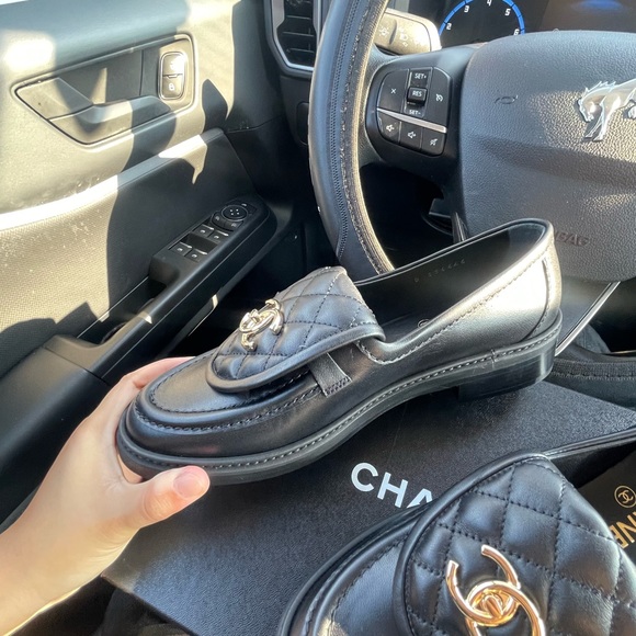 Chanel Loafers - Picture 4 of 5